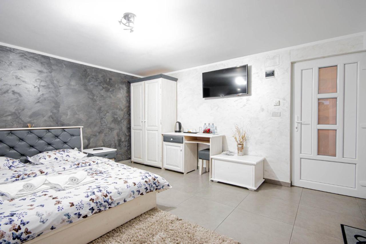 Cazare Moldi - Regim Hotelier Campulung Moldovenesc Exterior photo